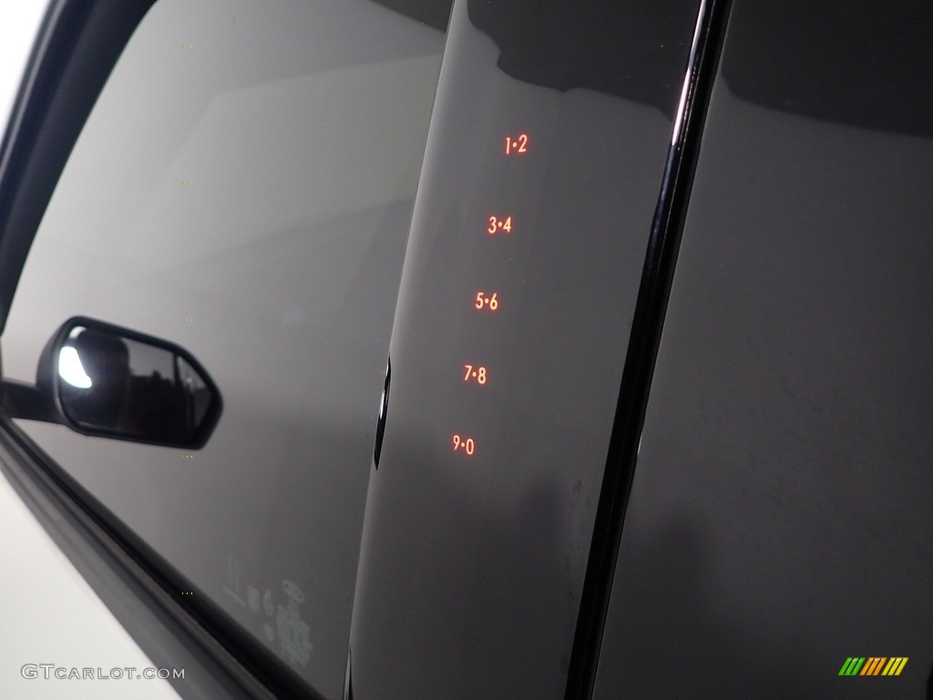 2021 Explorer XLT 4WD - Oxford White / Ebony photo #21