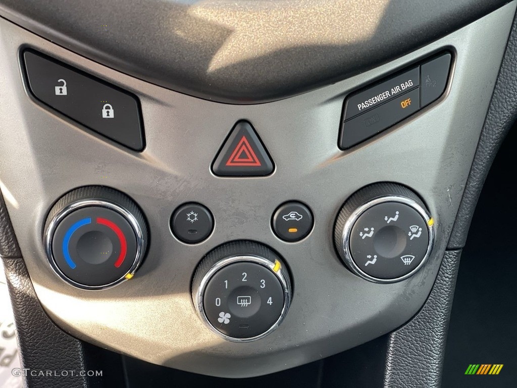 2016 Chevrolet Sonic LT Hatchback Controls Photo #143638811