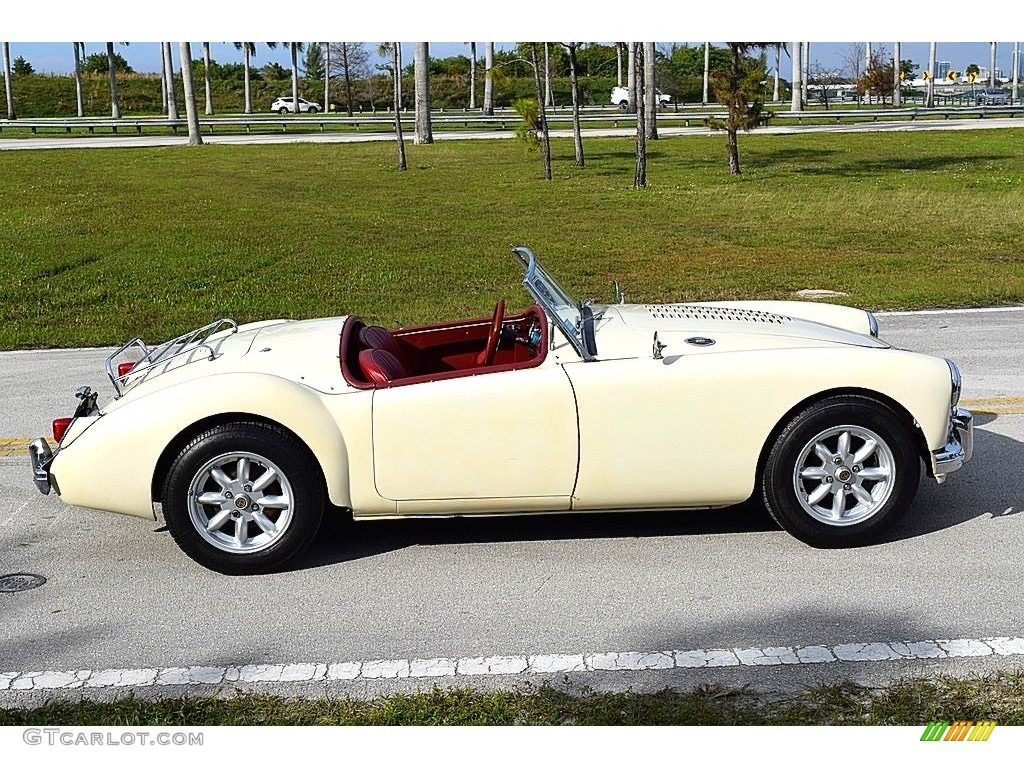 Old English White 1959 MG MGA Roadster Exterior Photo #143641491