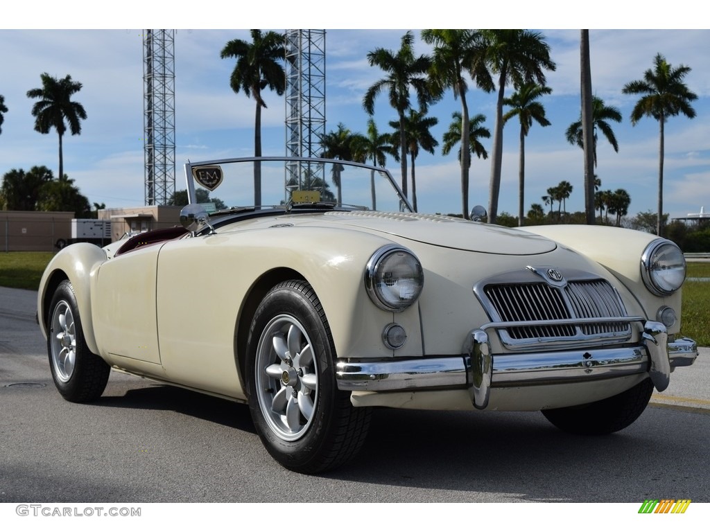 Old English White 1959 MG MGA Roadster Exterior Photo #143641651