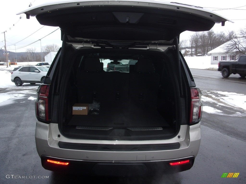 2022 Suburban RST 4WD - Iridescent Pearl Tricoat / Jet Black/­Victory Red photo #9