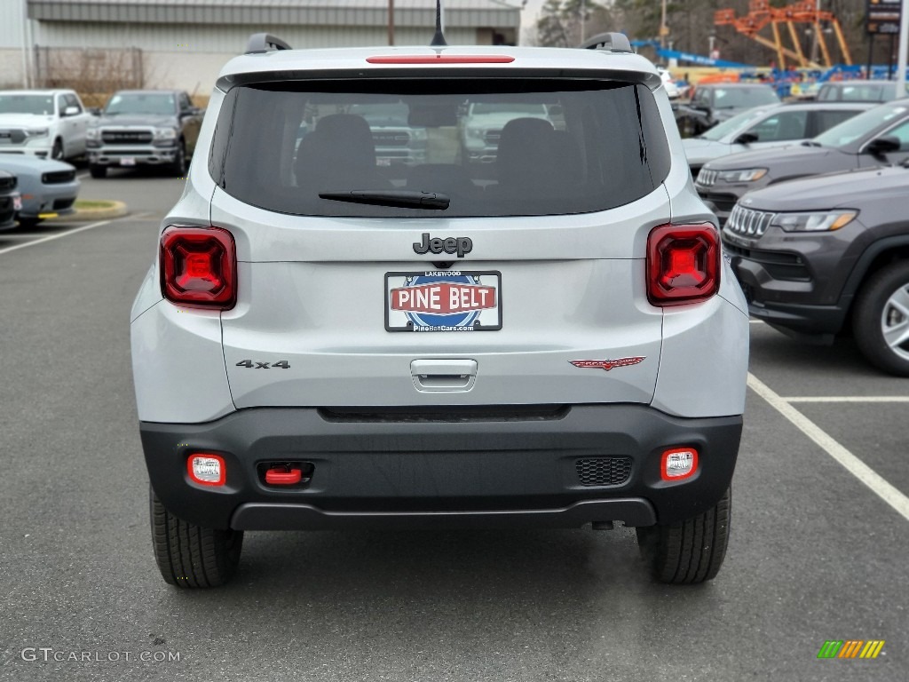 2021 Renegade Trailhawk 4x4 - Glacier Metallic / Black photo #5