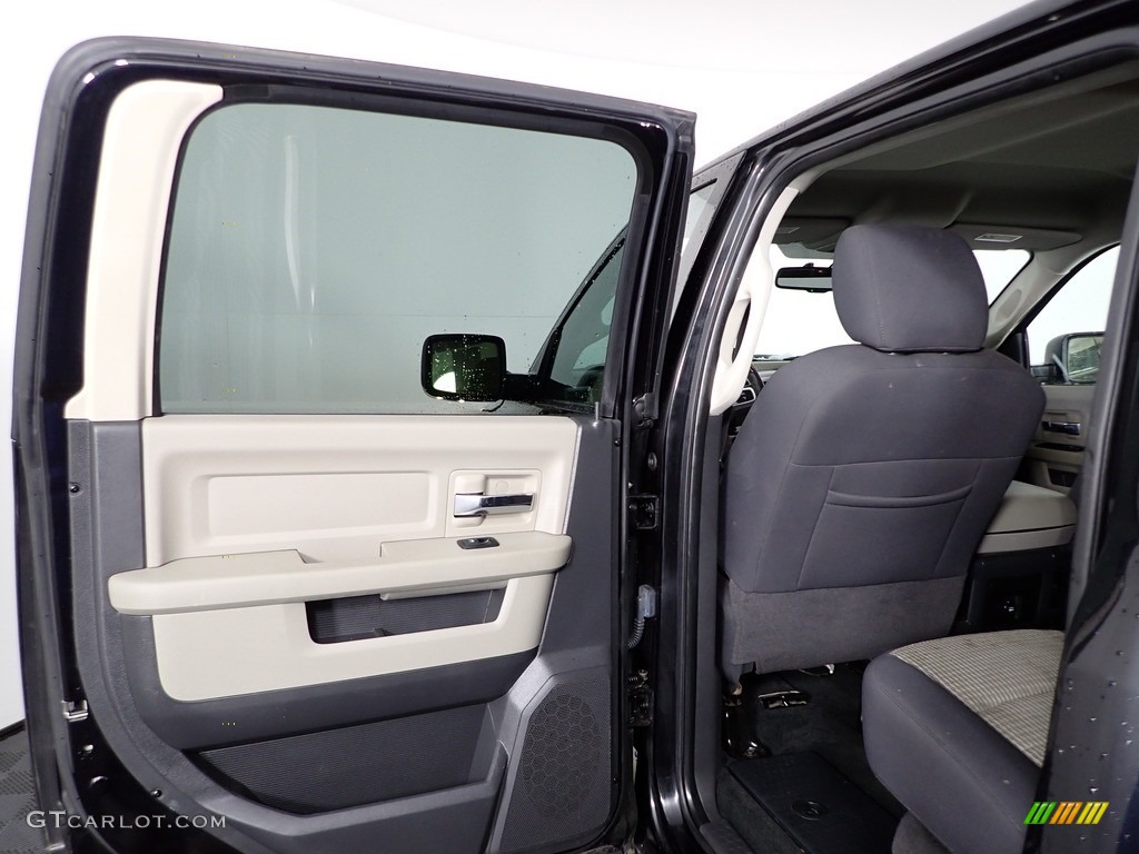 2011 Ram 1500 Big Horn Crew Cab 4x4 - Brilliant Black Crystal Pearl / Dark Slate Gray/Medium Graystone photo #21