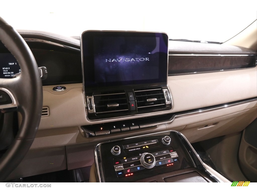 2019 Lincoln Navigator L Reserve 4x4 Controls Photo #143645506