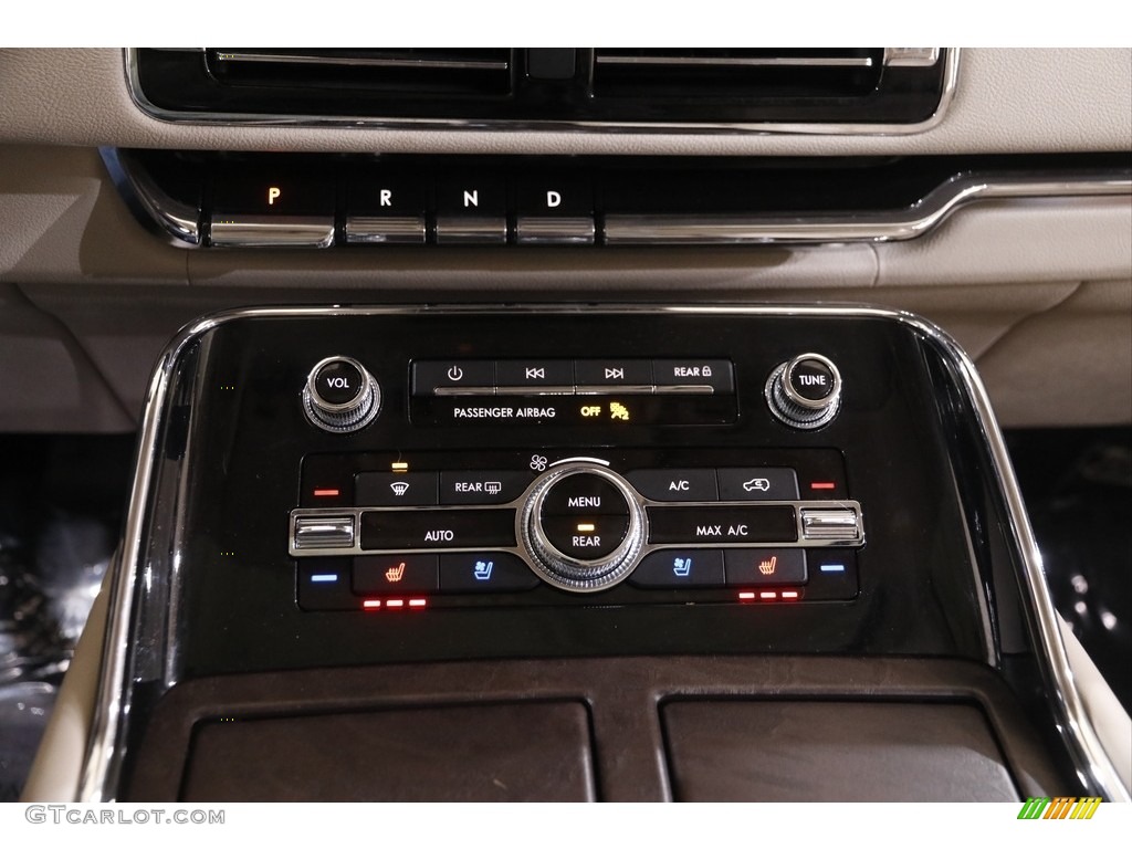 2019 Lincoln Navigator L Reserve 4x4 Controls Photo #143645557