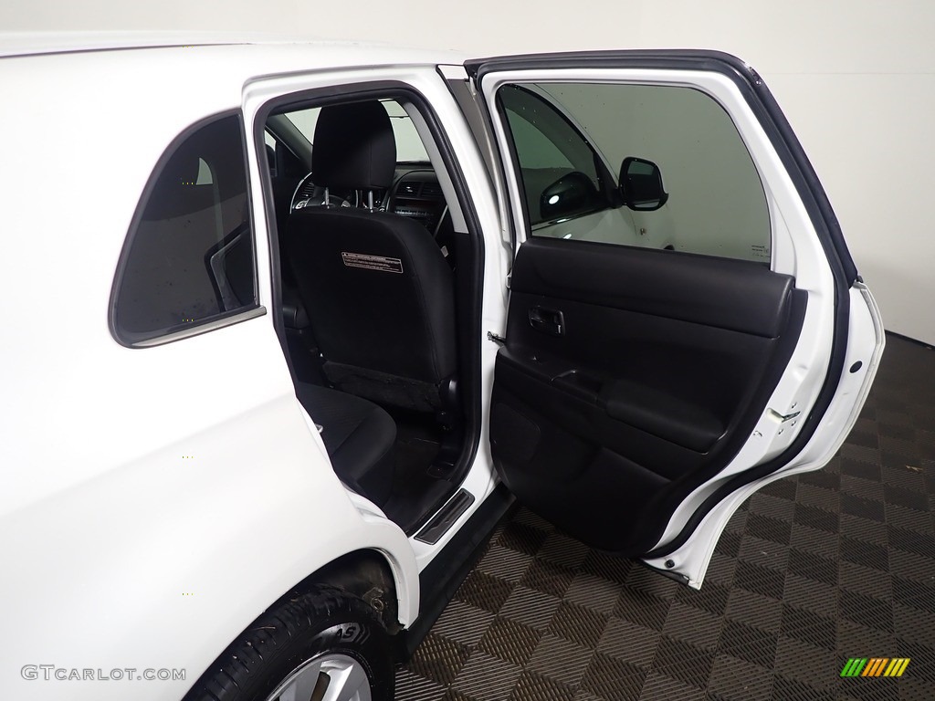 2013 Outlander Sport SE 4WD - White Pearl / Black photo #34