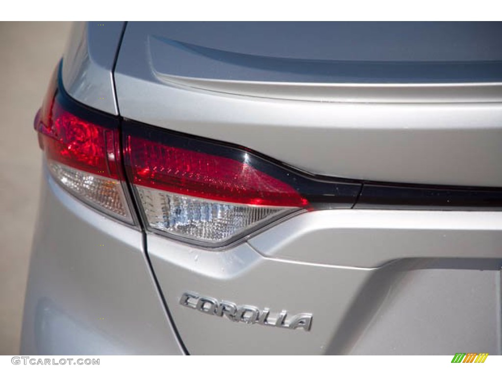 2020 Corolla SE - Classic Silver Metallic / Black photo #12