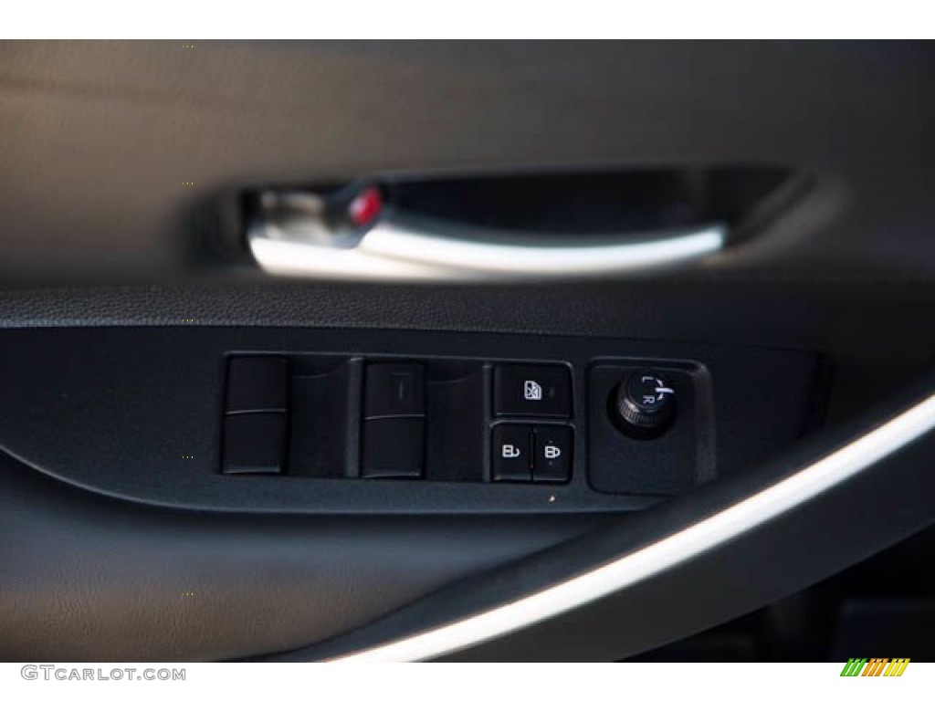 2020 Corolla SE - Classic Silver Metallic / Black photo #29