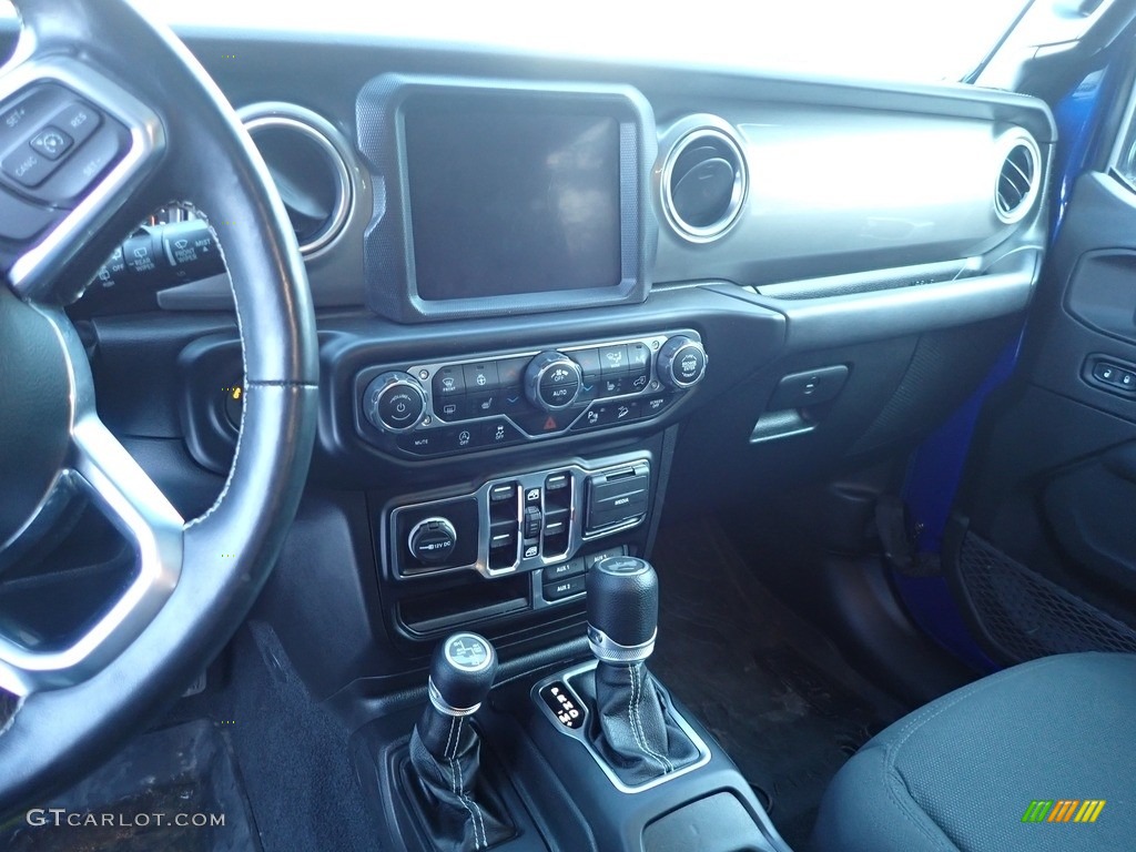 2020 Wrangler Unlimited Sahara 4x4 - Ocean Blue Metallic / Black photo #3