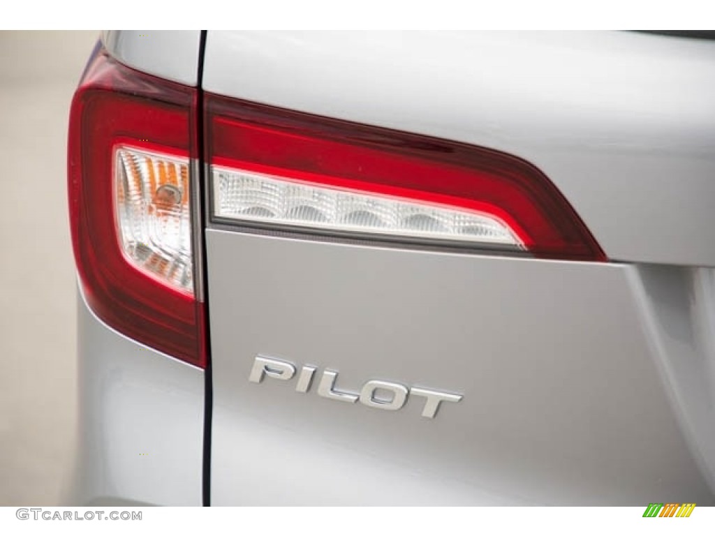 2022 Honda Pilot Sport AWD Marks and Logos Photo #143651686