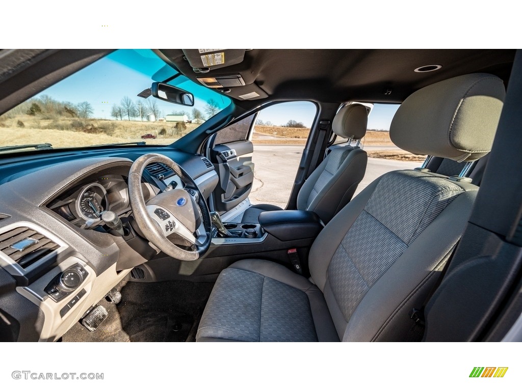 2013 Explorer XLT 4WD - Oxford White / Medium Light Stone photo #18