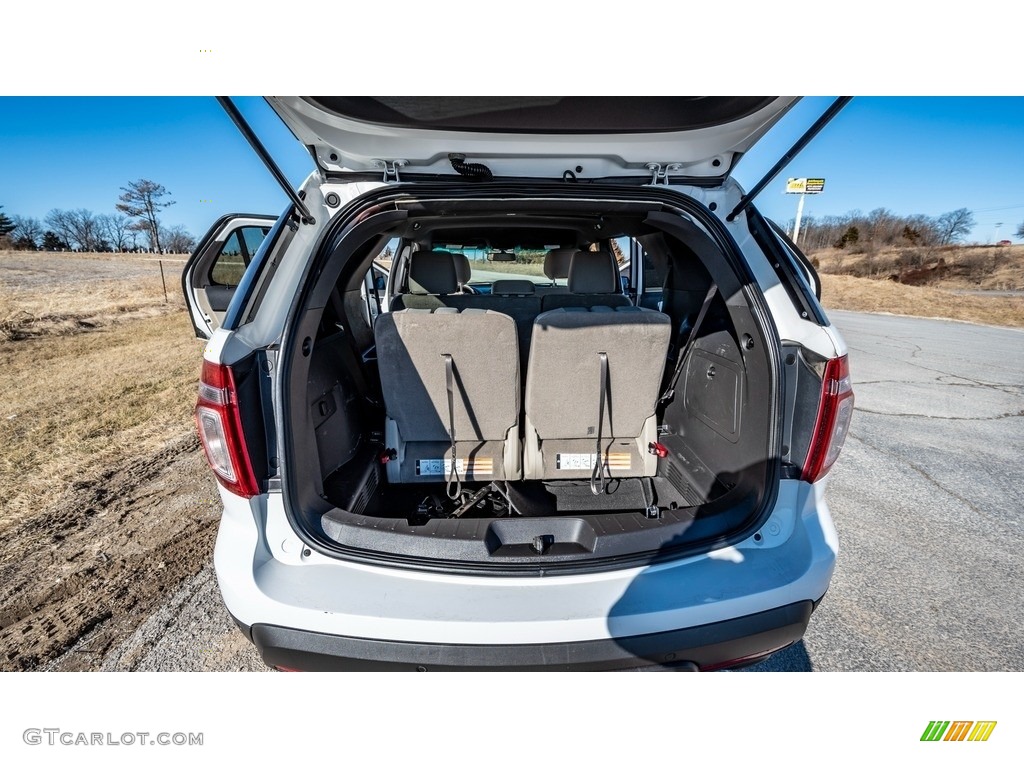 2013 Explorer XLT 4WD - Oxford White / Medium Light Stone photo #21