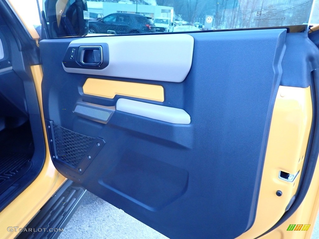 2021 Ford Bronco Wildtrak 4x4 2-Door Sandstone/Black Onyx Door Panel Photo #143652780