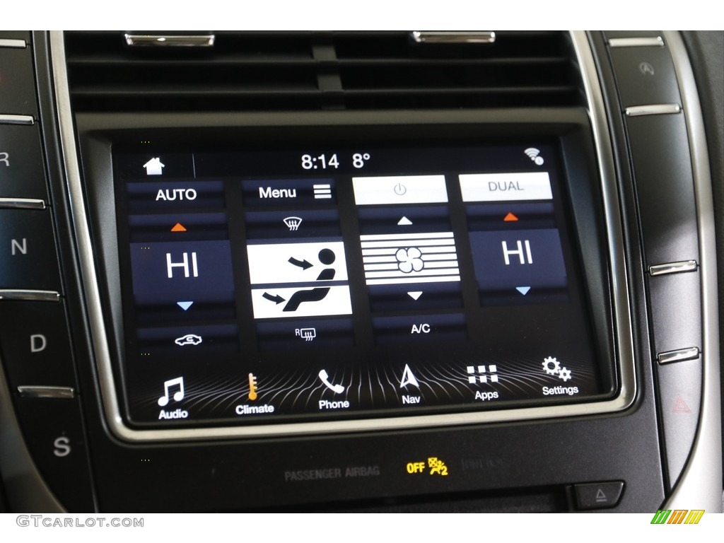 2019 Lincoln Nautilus Reserve Controls Photo #143653615