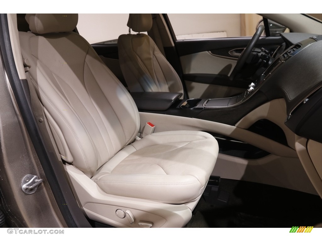 Cappuccino Interior 2019 Lincoln Nautilus Reserve Photo #143653686