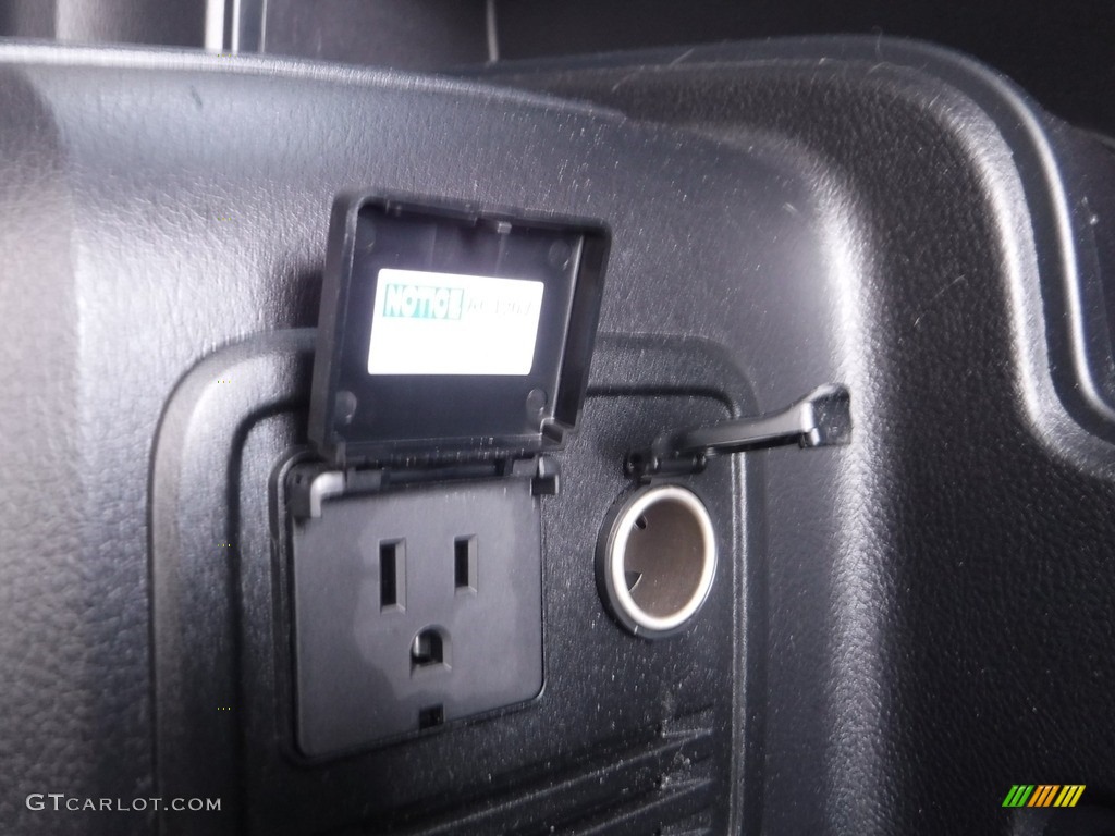 2018 4Runner SR5 4x4 - Midnight Black Metallic / Graphite photo #31