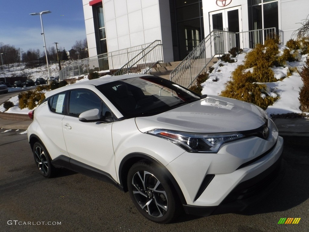 2019 C-HR XLE - Blizzard White Pearl / Black photo #1