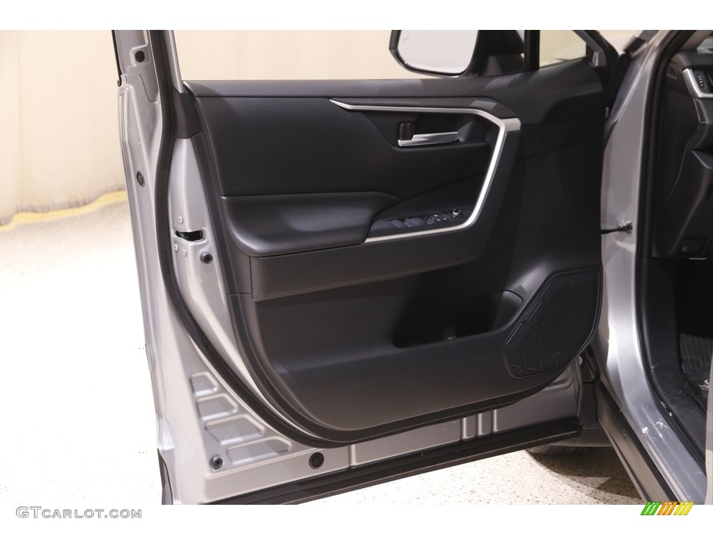 2019 RAV4 XLE - Silver Sky Metallic / Black photo #4
