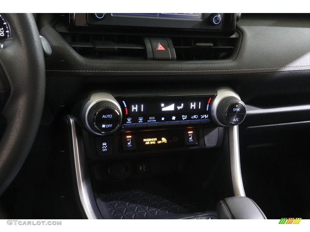 2019 RAV4 XLE - Silver Sky Metallic / Black photo #12