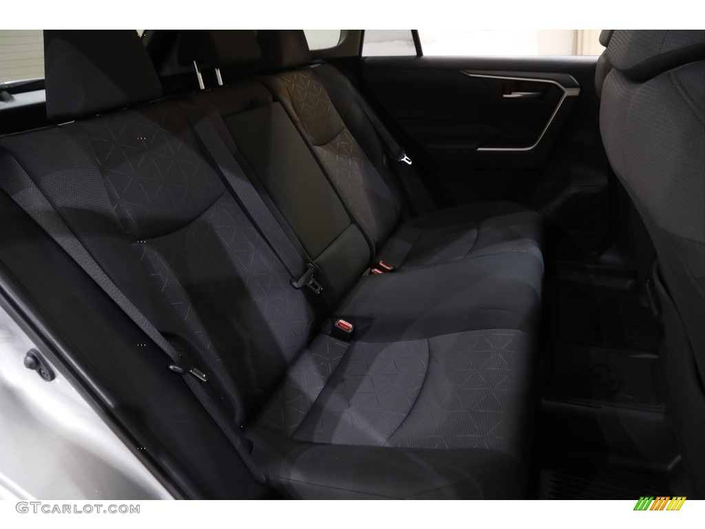 2019 RAV4 XLE - Silver Sky Metallic / Black photo #16