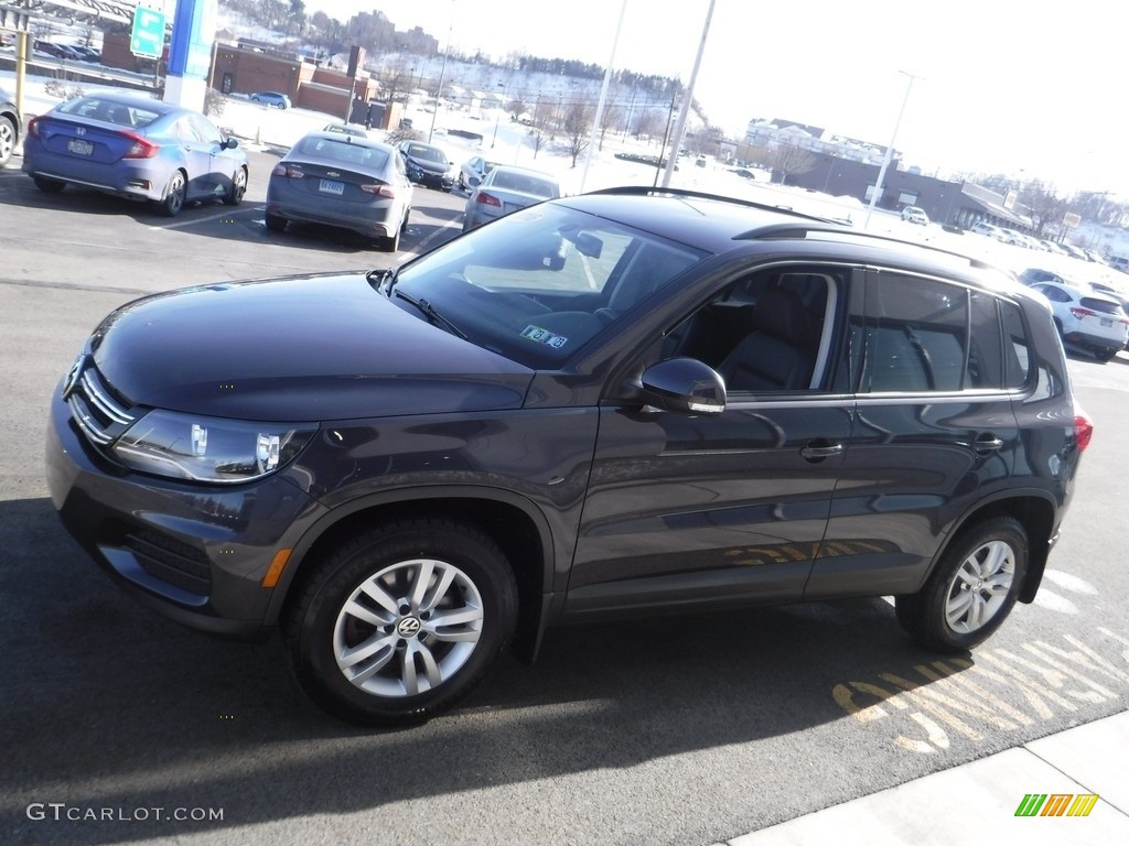2016 Tiguan SE 4MOTION - Pepper Gray Metallic / Charcoal photo #6