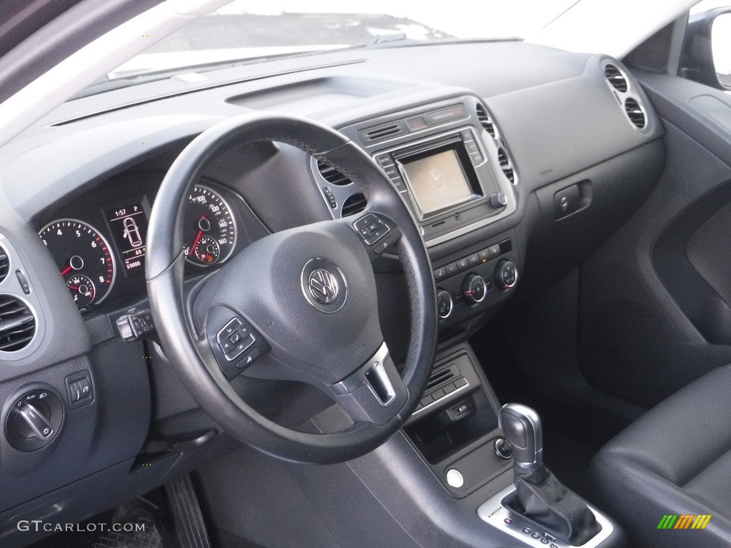 2016 Volkswagen Tiguan SE 4MOTION Dashboard Photos