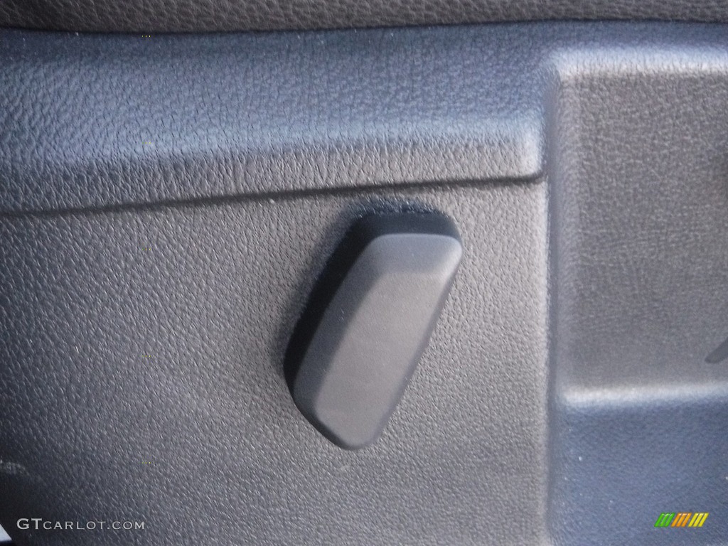 2016 Tiguan SE 4MOTION - Pepper Gray Metallic / Charcoal photo #15