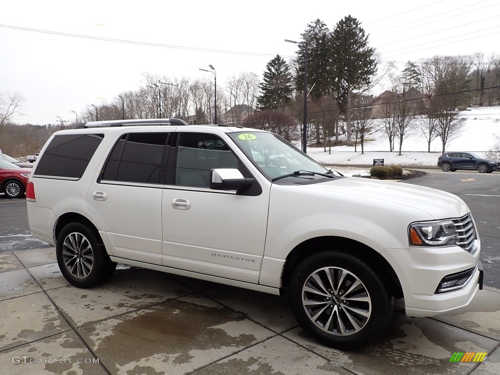 White Platinum Metallic 2016 Lincoln Navigator Select 4x4 Exterior Photo #143668850
