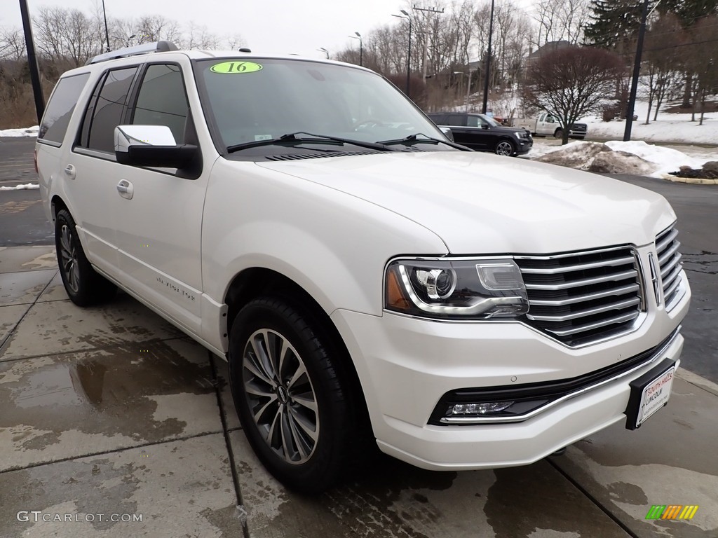 White Platinum Metallic 2016 Lincoln Navigator Select 4x4 Exterior Photo #143668877