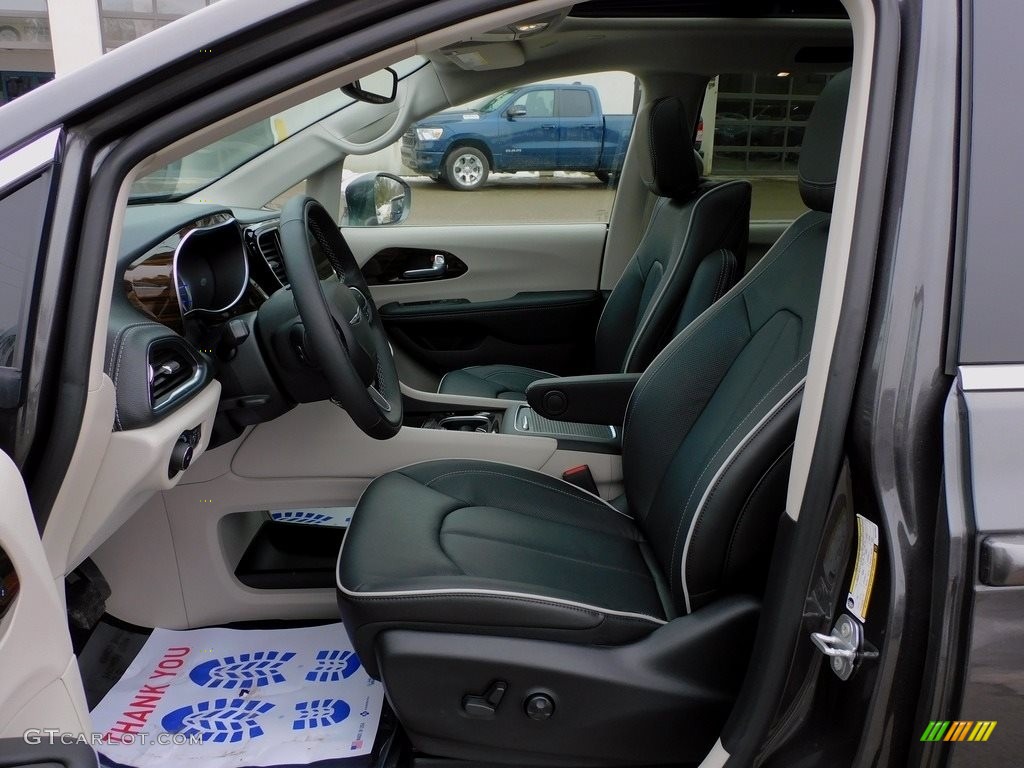 Black Interior 2022 Chrysler Pacifica Hybrid Limited Photo #143669009