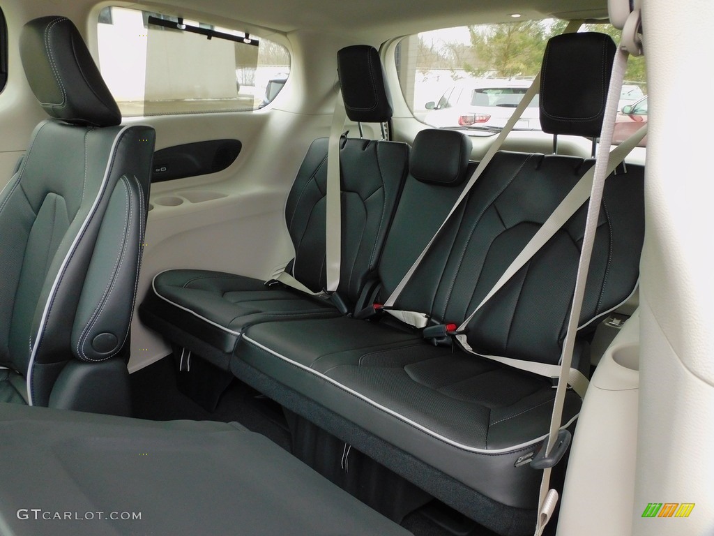 2022 Chrysler Pacifica Hybrid Limited Rear Seat Photo #143669051