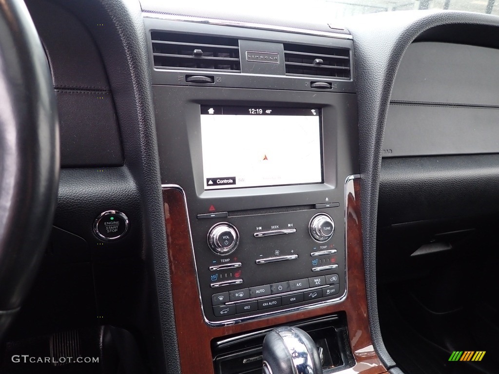 2016 Lincoln Navigator Select 4x4 Controls Photo #143669180