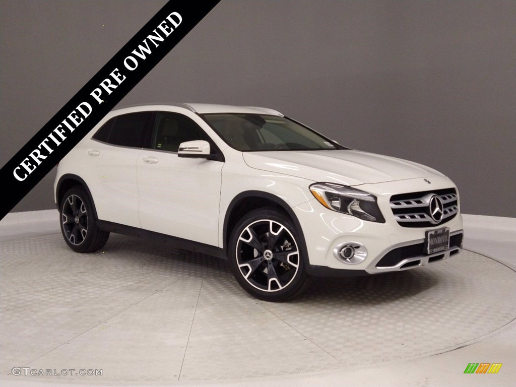 2018 GLA 250 - Cirrus White / Sahara Beige photo #1