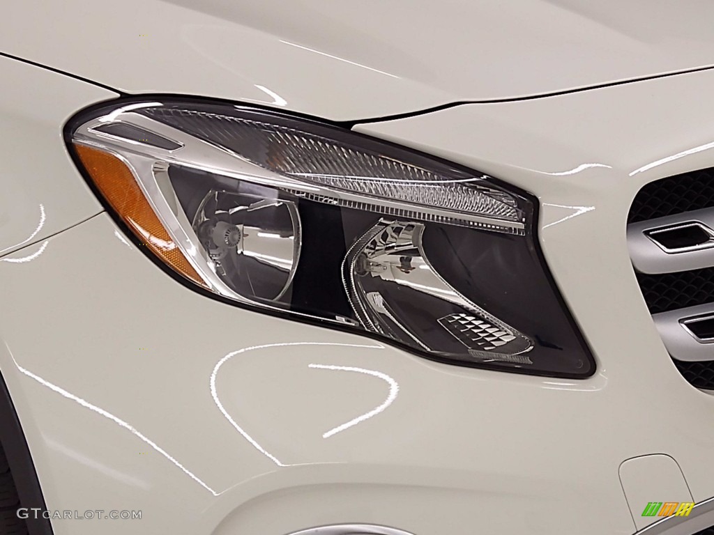 2018 GLA 250 - Cirrus White / Sahara Beige photo #3