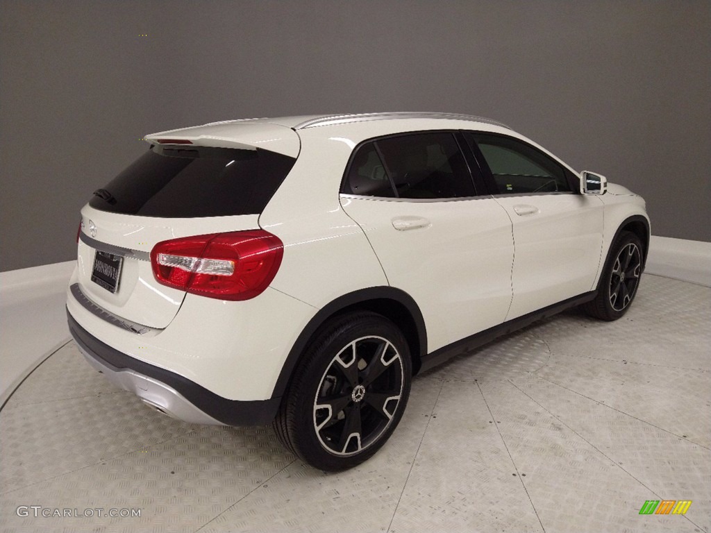 2018 GLA 250 - Cirrus White / Sahara Beige photo #6