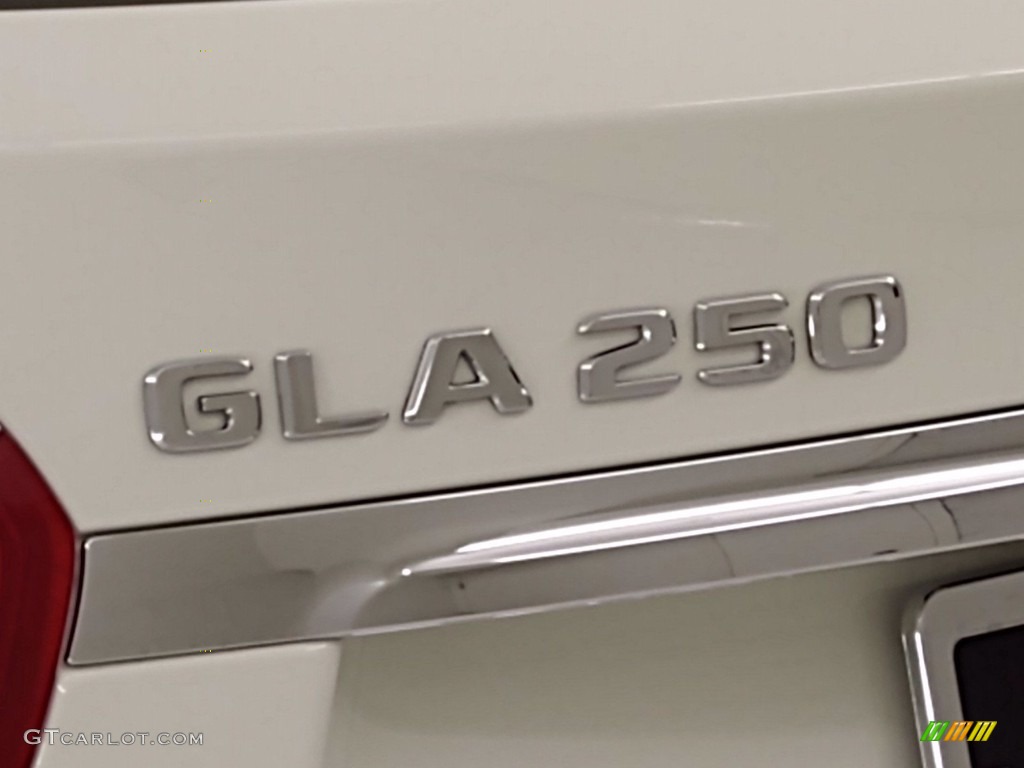 2018 GLA 250 - Cirrus White / Sahara Beige photo #10