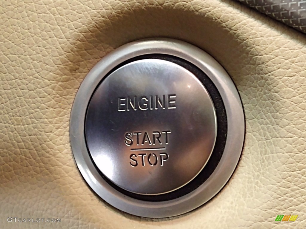 2018 GLA 250 - Cirrus White / Sahara Beige photo #20
