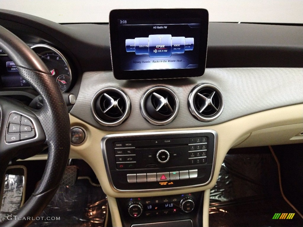 2018 GLA 250 - Cirrus White / Sahara Beige photo #21