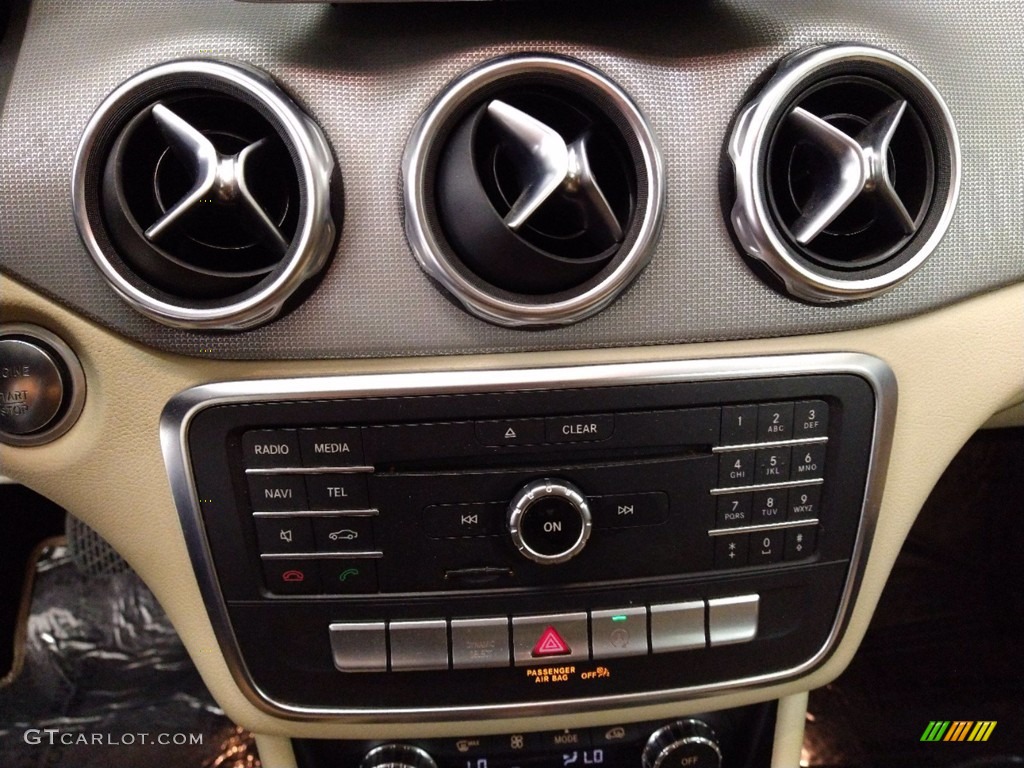 2018 GLA 250 - Cirrus White / Sahara Beige photo #25