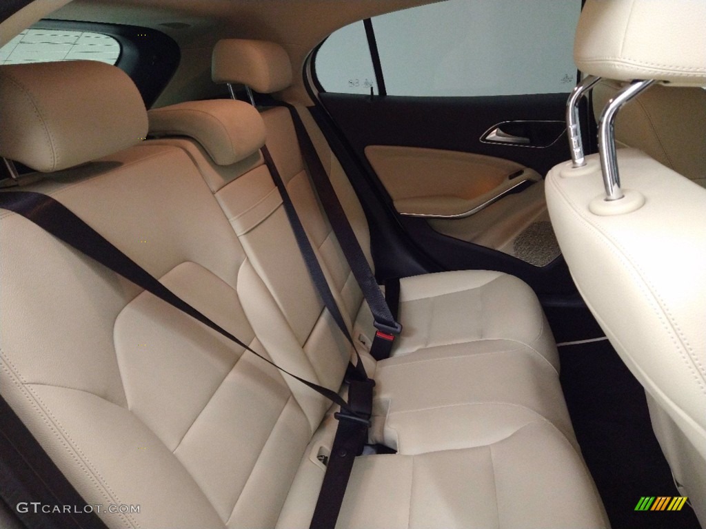 2018 GLA 250 - Cirrus White / Sahara Beige photo #31