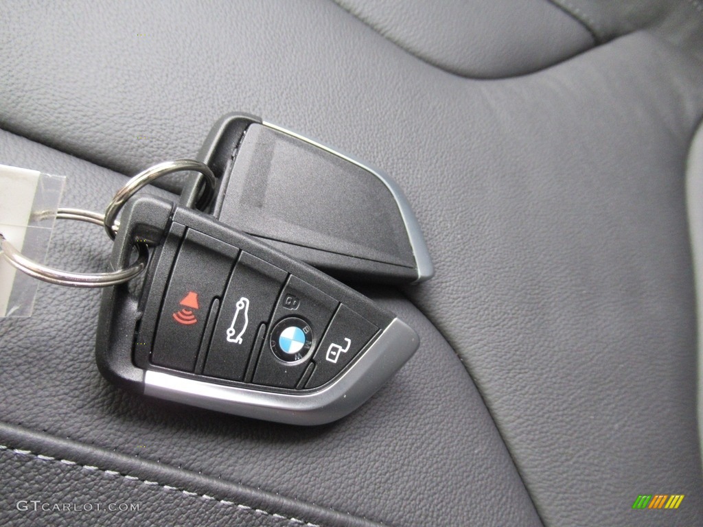 2022 BMW Z4 sDrive M40i Keys Photos