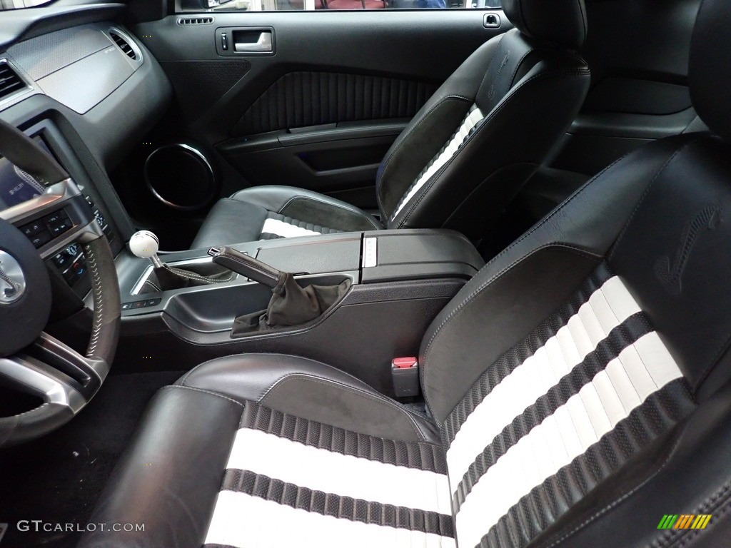 Charcoal Black/White Interior 2010 Ford Mustang Shelby GT500 Coupe Photo #143681954