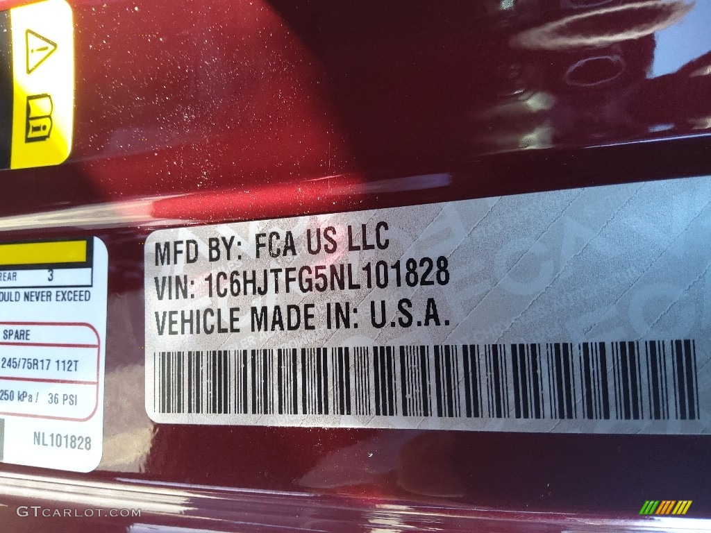 2022 Gladiator Overland 4x4 - Snazzberry Pearl / Black photo #32