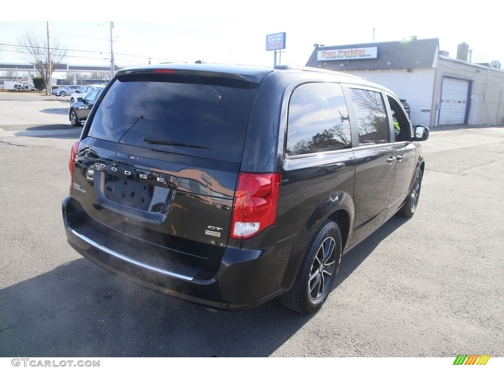 2019 Grand Caravan GT - Black Onyx Crystal Pearl / Black photo #5