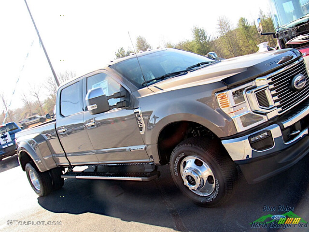 2022 F350 Super Duty Lariat Crew Cab 4x4 - Stone Gray / Black Onyx photo #27