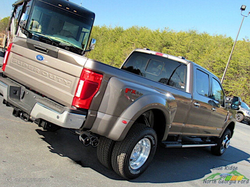 2022 F350 Super Duty Lariat Crew Cab 4x4 - Stone Gray / Black Onyx photo #28