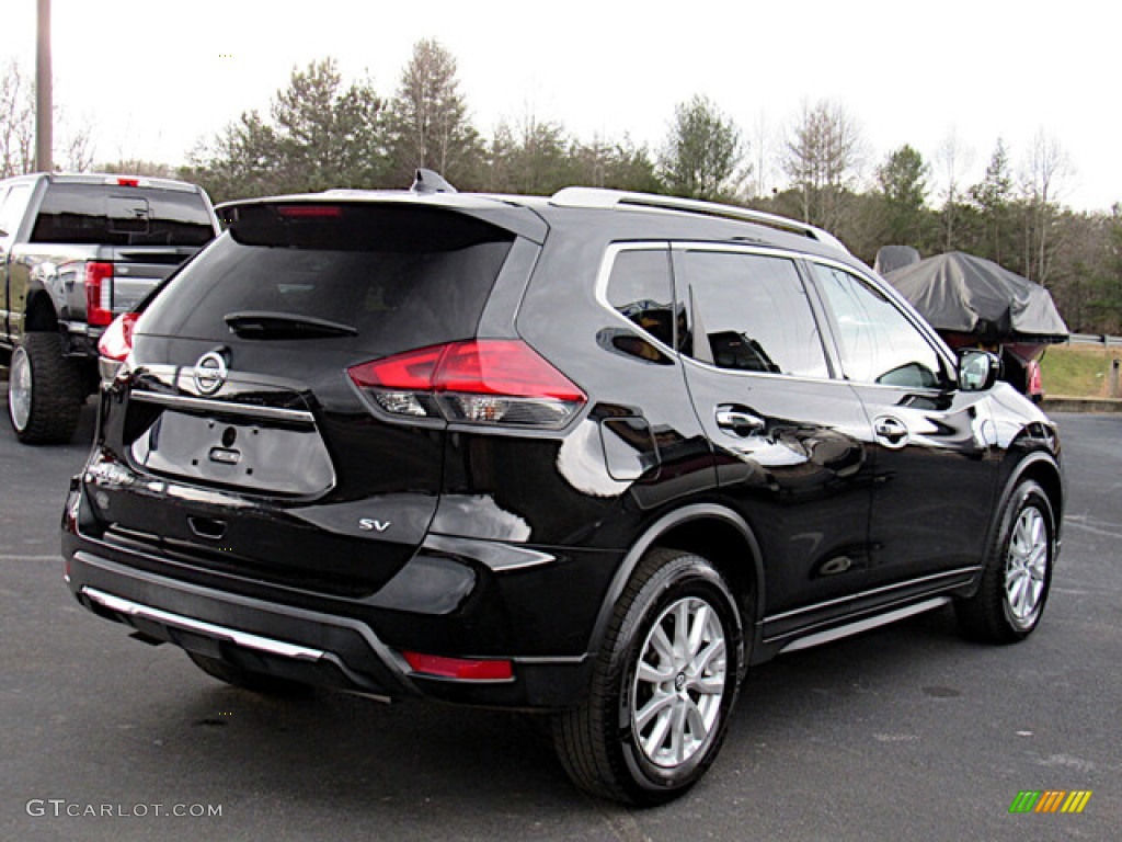 2017 Rogue SV - Magnetic Black / Charcoal photo #5