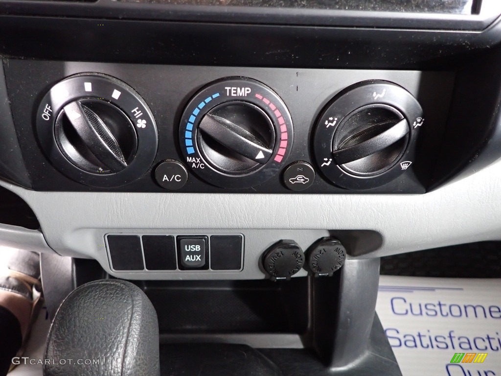 2014 Toyota Tacoma Regular Cab Controls Photos
