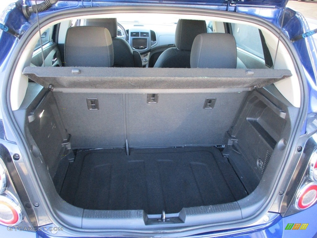 2013 Chevrolet Sonic LT Hatch Trunk Photos