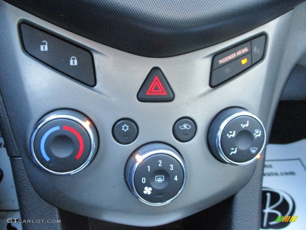 2013 Chevrolet Sonic LT Hatch Controls Photos